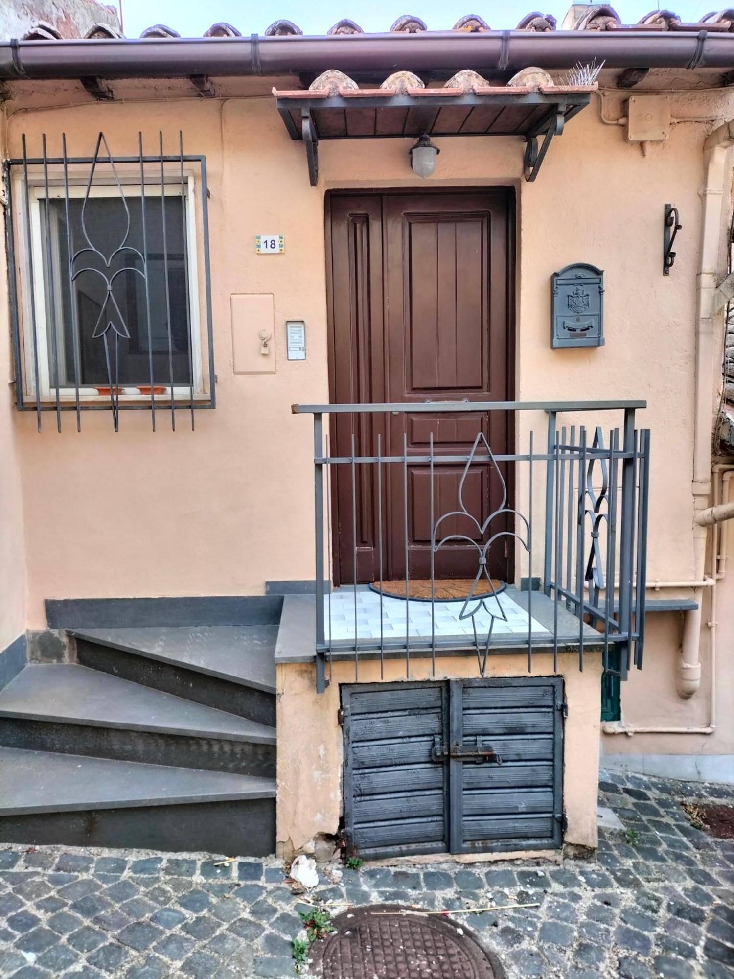 Piazza Varese Valentano Esterno foto